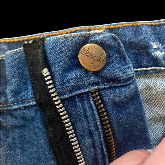 Wrangler 🤠 distressed, denium skirt NWOT - Picture 4 of 5